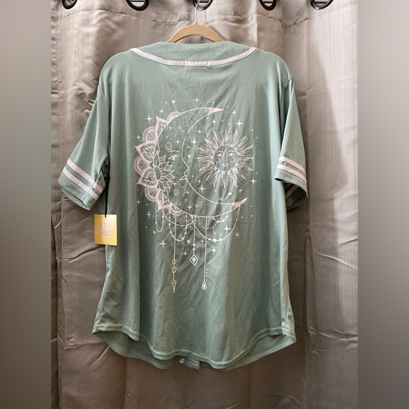 Top - Picture 2 of 2